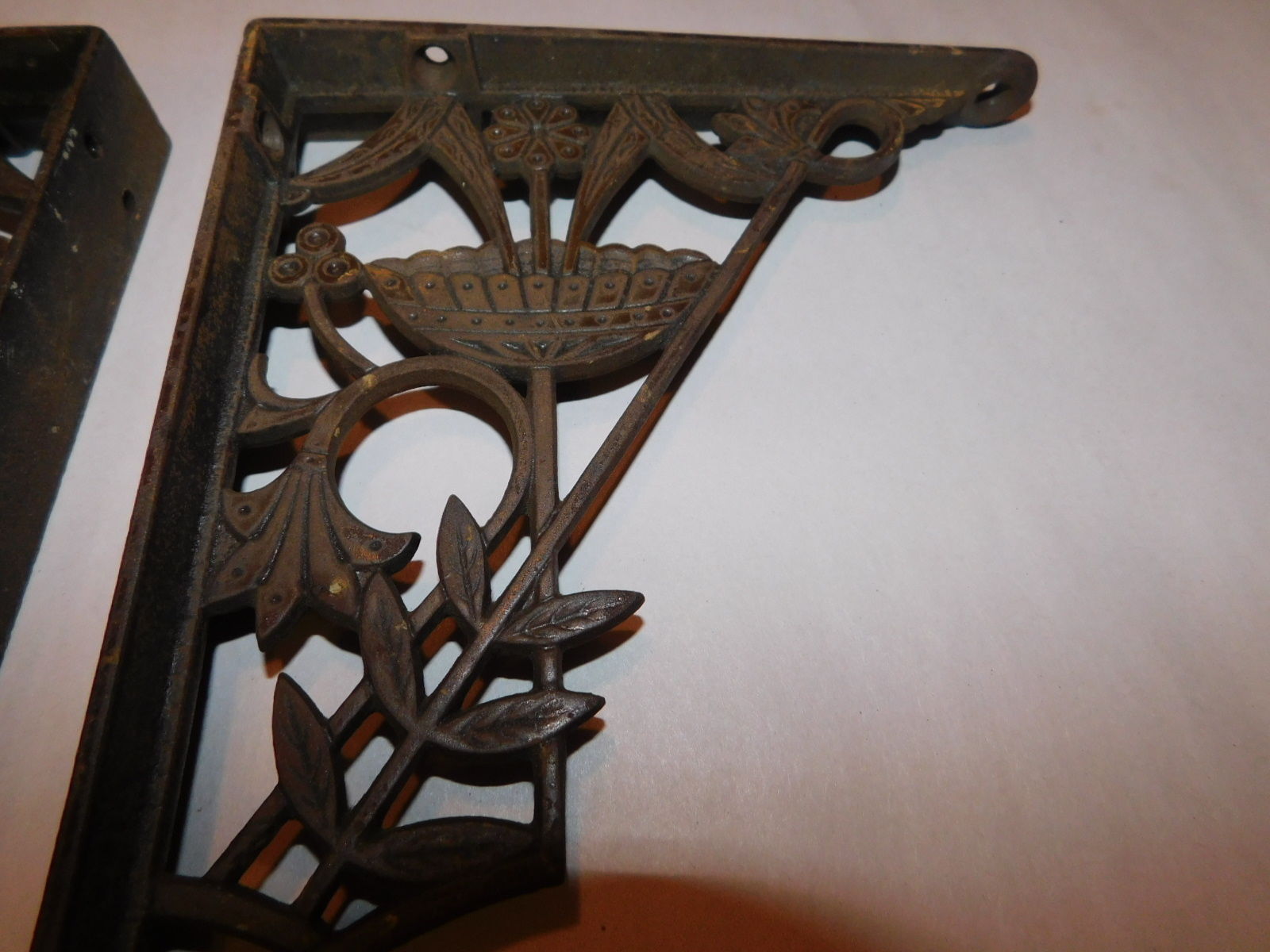 Antique Art Nouveau Victorian Cast Iron w Bronze Finish Shelf Brackets Corbels