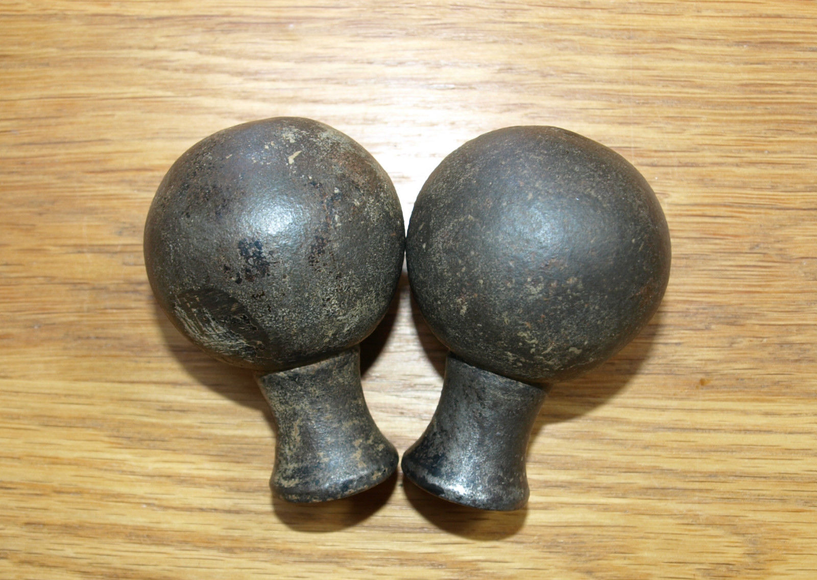 1 Pair of  Iron  Door Knobs   Ref 98