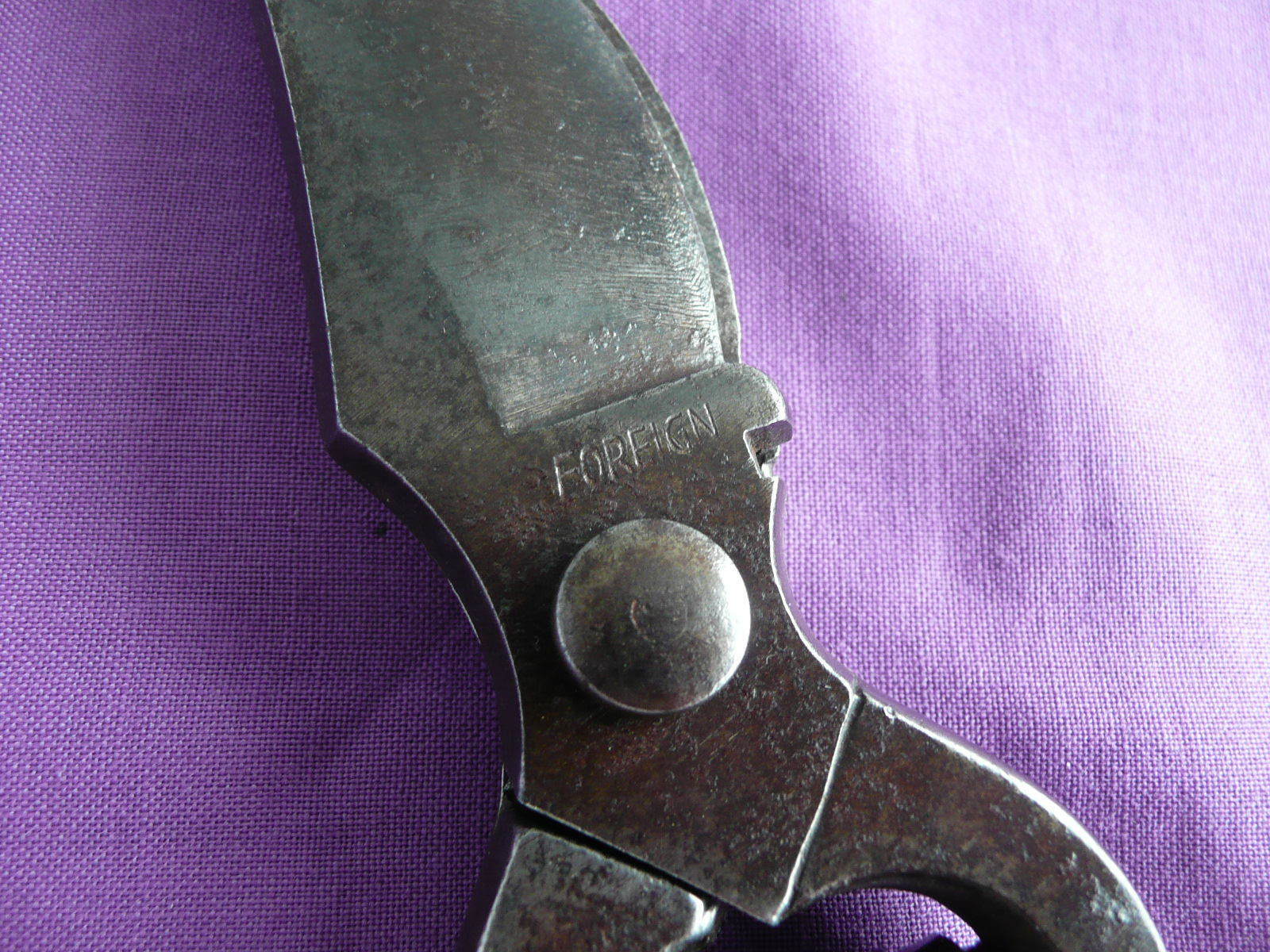 VINTAGE PAIR OF SECATEURS.