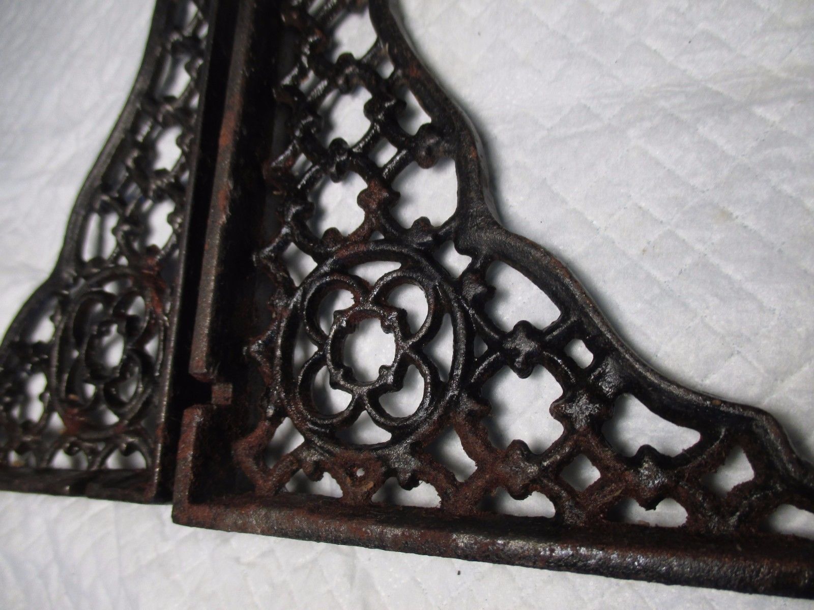 Pair Vintage Victorian Fancy Cast Iron Shelf Brackets 6 5/8" x 8 7/16" salvage