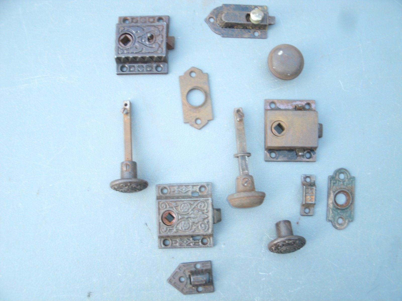 Antique vtg Victorian Cast Iron Hardware screen door latch knobs Lot Handle Part