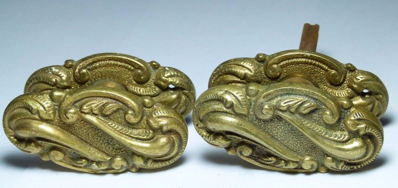 PAIR VINTAGE BRASS DOOR HANDLES KNOBS ROCOCO DESIGN WITH MATCHING BACKPLATES