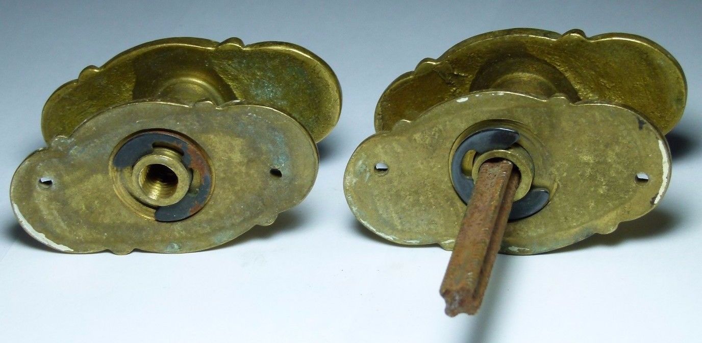 PAIR VINTAGE BRASS DOOR HANDLES KNOBS ROCOCO DESIGN WITH MATCHING BACKPLATES