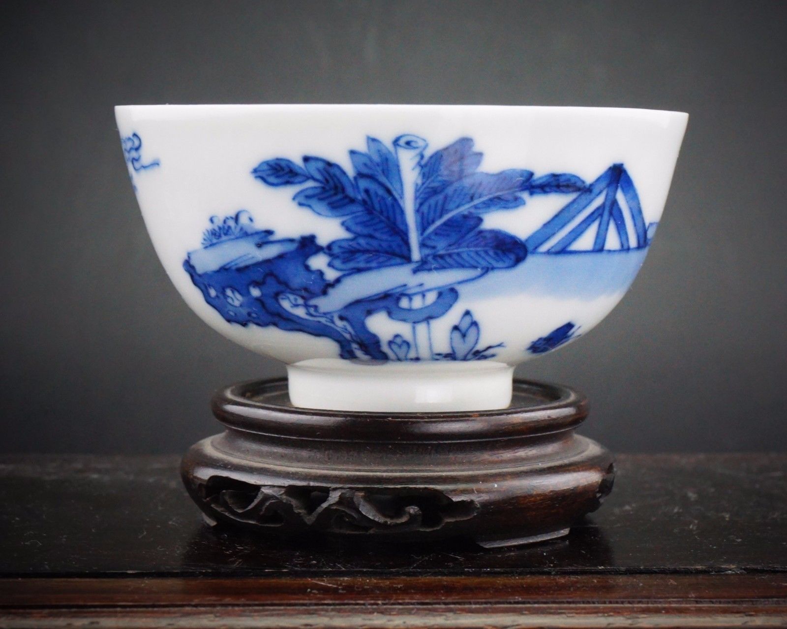 SUPERB! Antique Chinese Blue and White Porcelain Figure Tea Bowl KANGXI 18th C