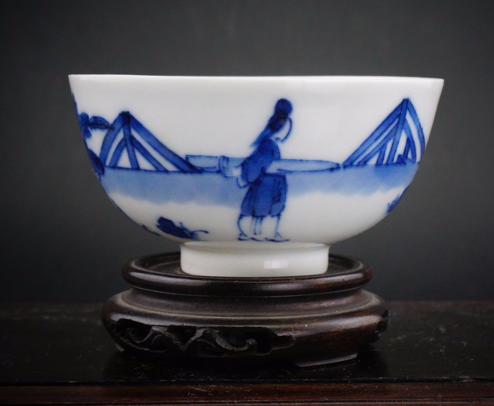 SUPERB! Antique Chinese Blue and White Porcelain Figure Tea Bowl KANGXI 18th C