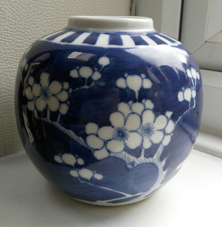 Chinese porcelain blue white prunus pot ginger jar