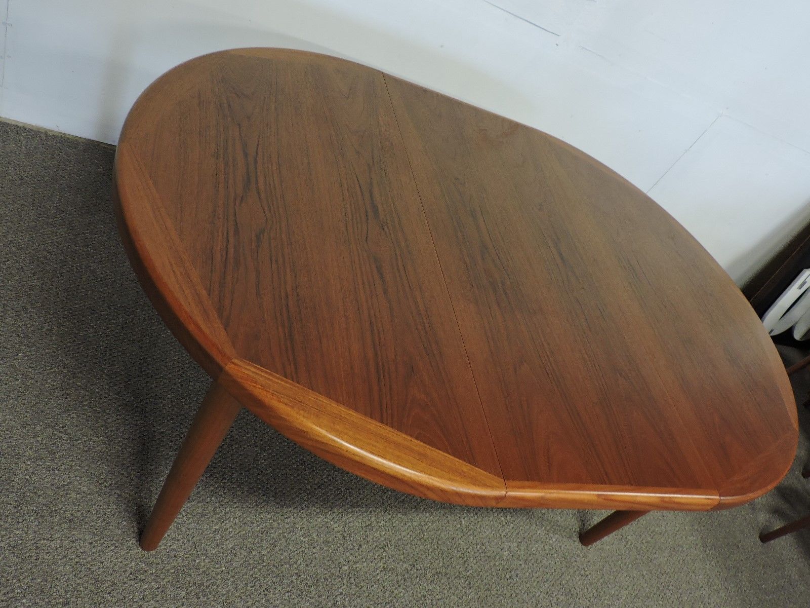 VEJLE STOLE DANISH MODERN ROUND TEAK EXTENDABLE DINING TABLE