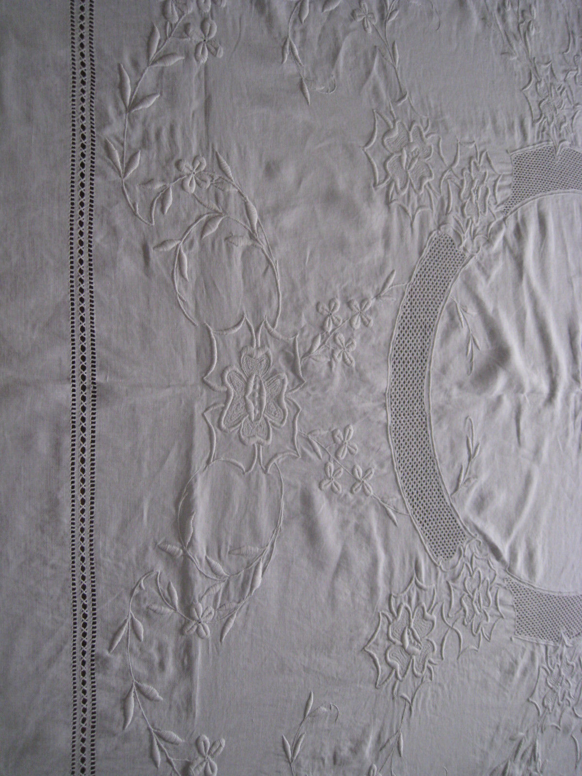 Vintage Antique  EMBROIDERED POINT DE VENISE Linen Tablecloth 90x100 in.