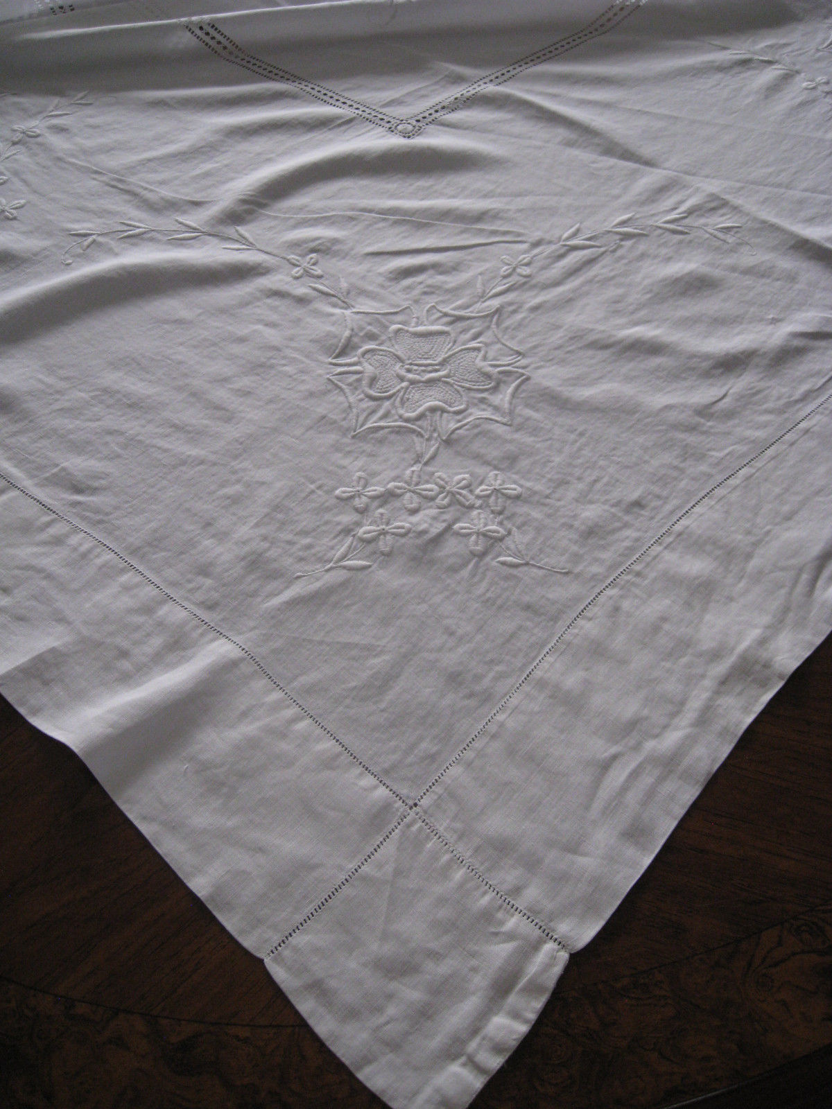 Vintage Antique  EMBROIDERED POINT DE VENISE Linen Tablecloth 90x100 in.