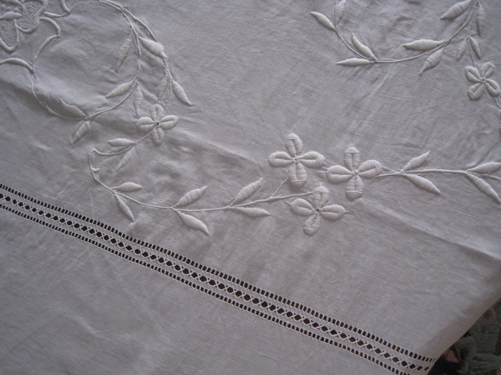 Vintage Antique  EMBROIDERED POINT DE VENISE Linen Tablecloth 90x100 in.