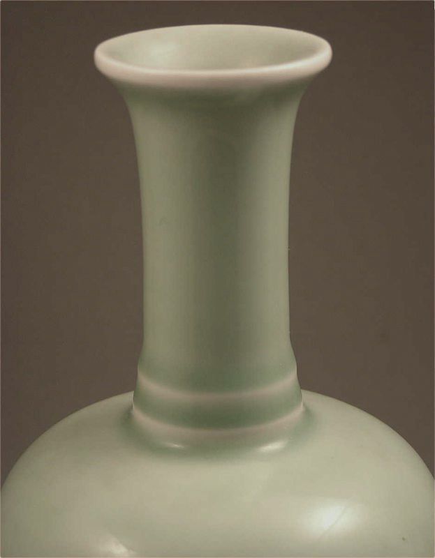 Exquisite Rare Chinese Celadon Porcelain Vase Marked Qing Kangxi