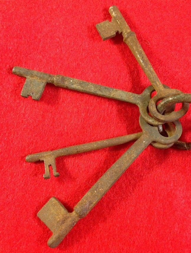 Antique Skeleton Keys Lot Of Five