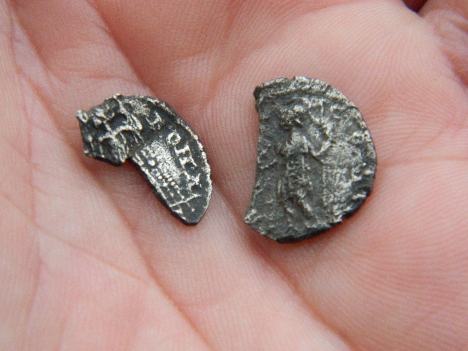 Un researched broken Roman Silver denari  siliqua coins metal detecting detector