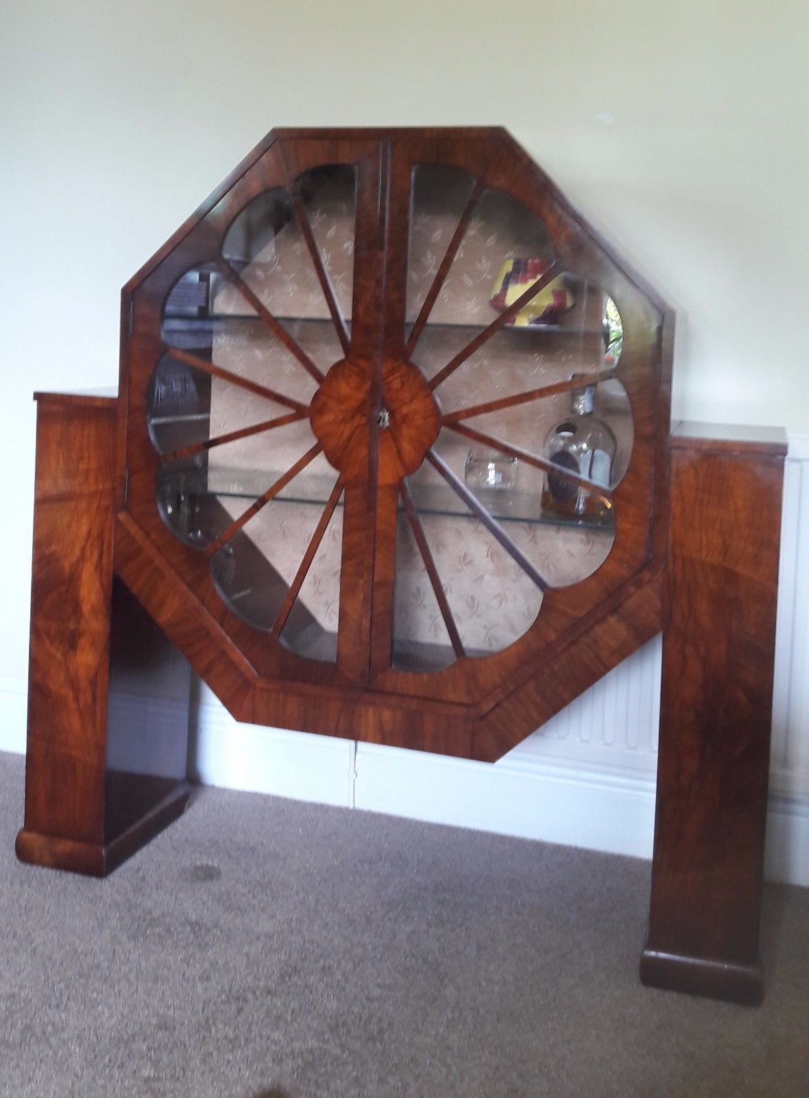 A  SUPERB 1930s / ART DECO OCTAGONAL WALNUT "SPIDER" CABINET.