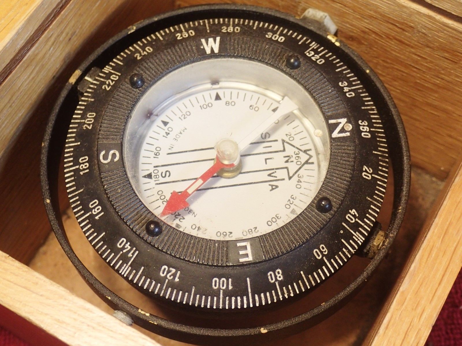 VINTAGE " SILVA " MARINE BOAT COMPASS SWEDEN SWEDISH  - WORKING , NICE CONDITION