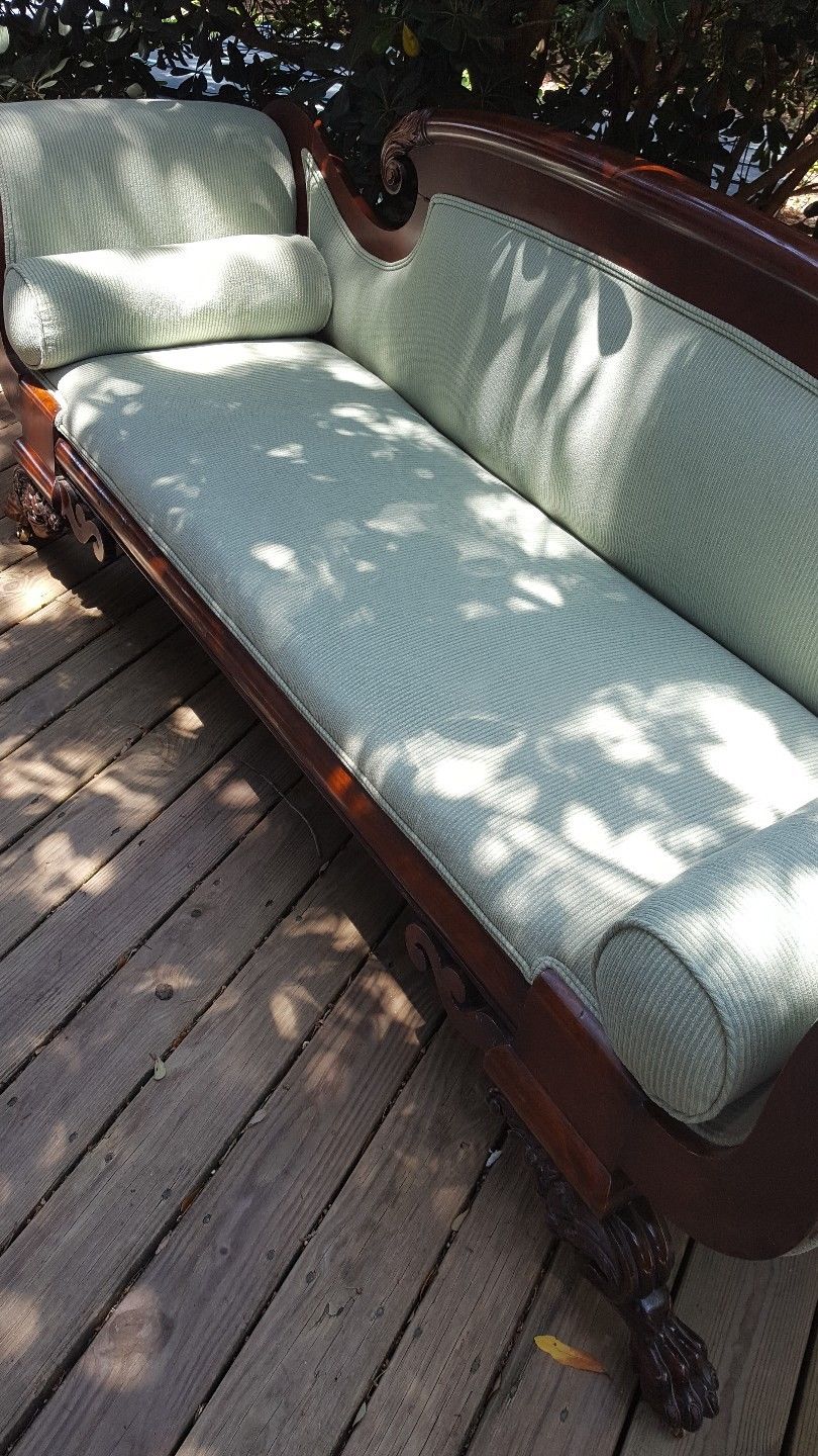 AMERICAN CLASSICAL CARVED MAHOGANY SOFA, EARLY to MID 19th Century