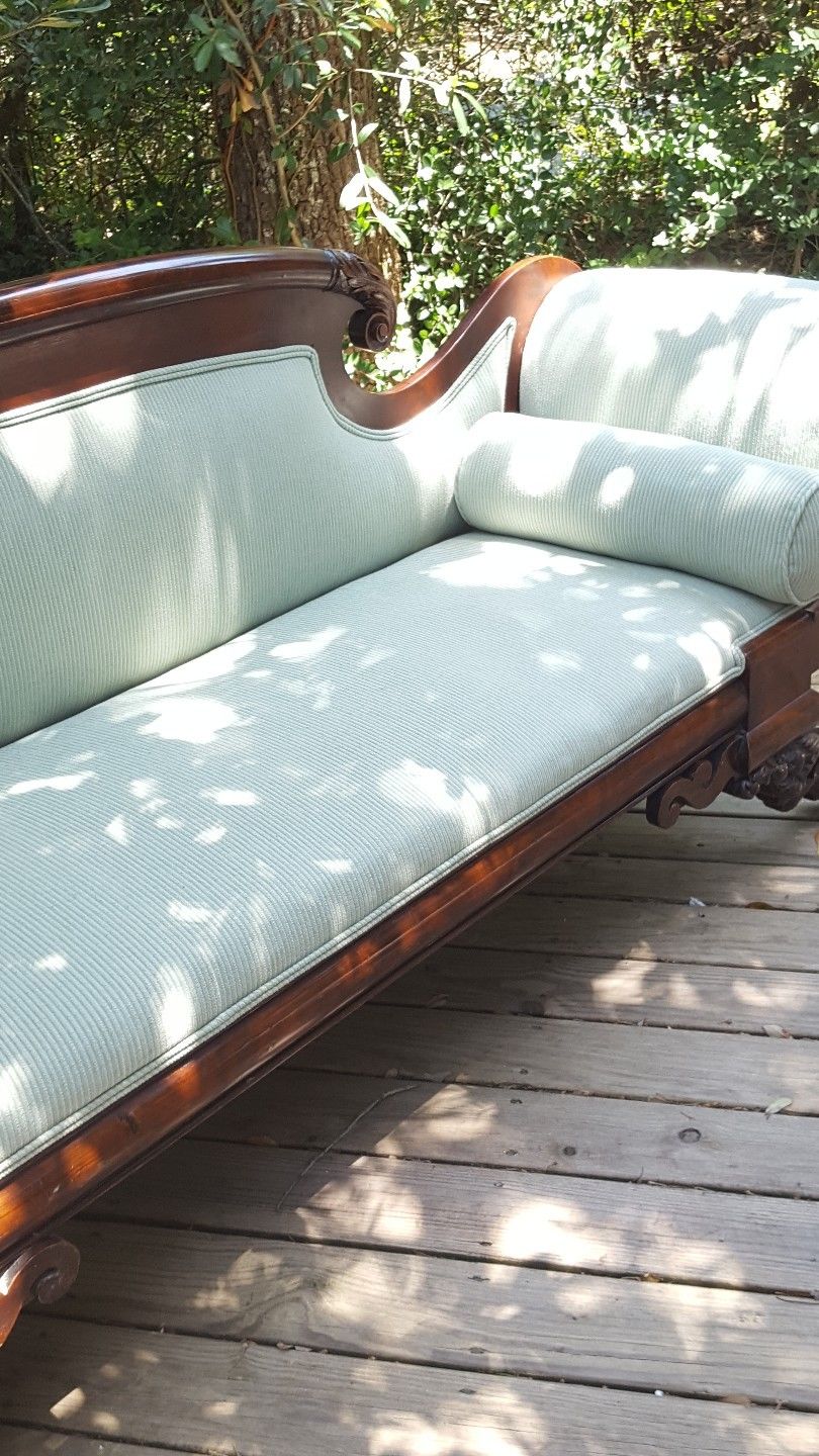 AMERICAN CLASSICAL CARVED MAHOGANY SOFA, EARLY to MID 19th Century