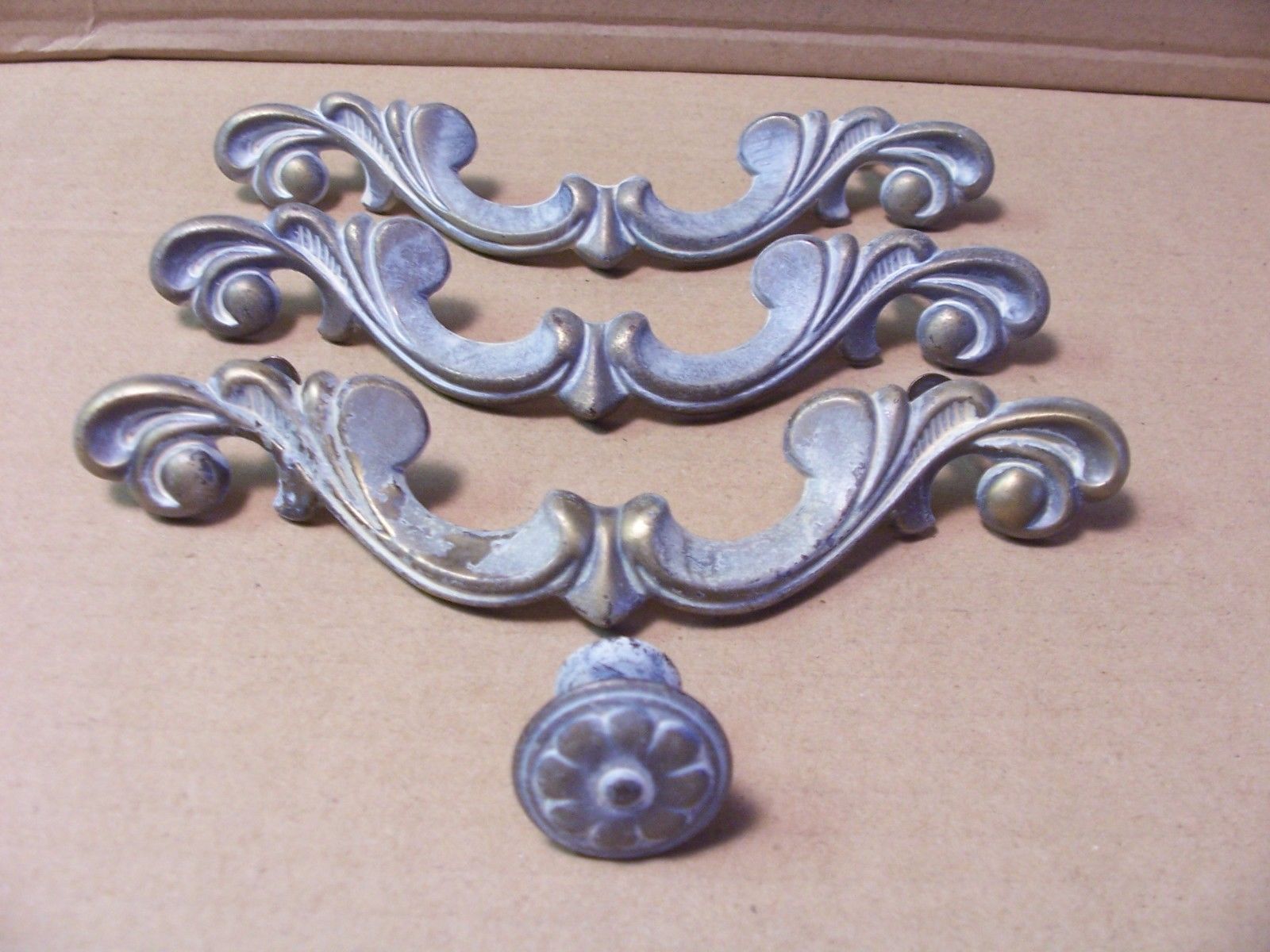 (3) VINTAGE FRENCH PROVINCIAL DRAWER PULLS/ HANDLES & (1) KNOB -- BRASS/ PAINT