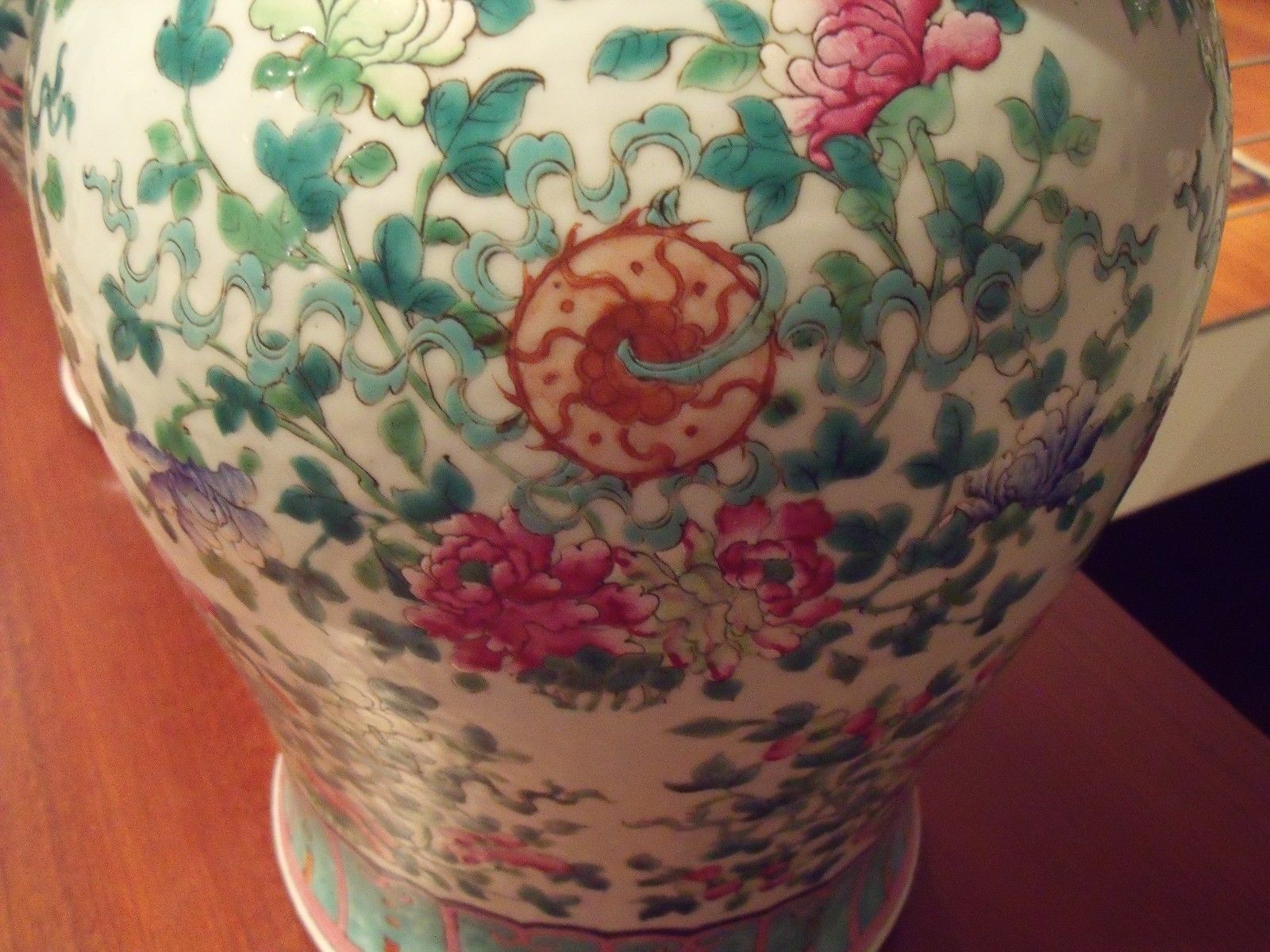 IMPORTANT, LARGE, 19TH CENTURY CHINESE PORCELAIN PAIR OF JARS WITH COVERS