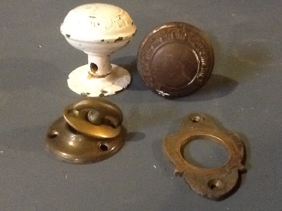 ANTIQUE BRASS FRONT DOOR KNOBS PLATES DOUBLE LOCK INCERT HARDWARE