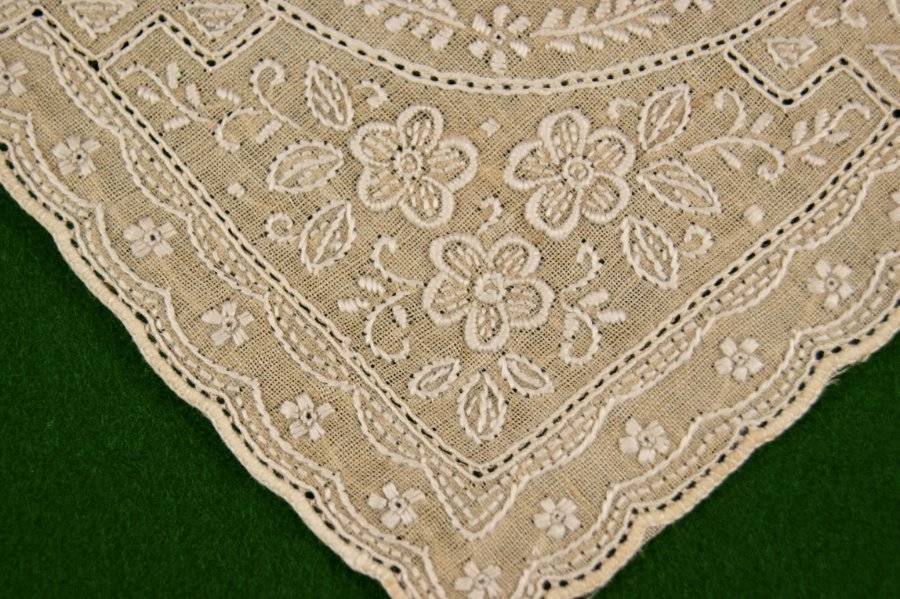 ANTIQUE LINEN WHITEWORK EMBROIDERED & NEEDLELACE WEDDING HANDKERCHIEF