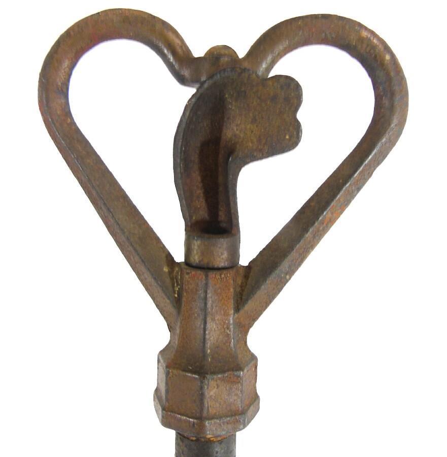 ANTIQUE CAST IRON HEART HANDLED WHIRLING-SPINNER ART DECOR LAWN SPRINKLER