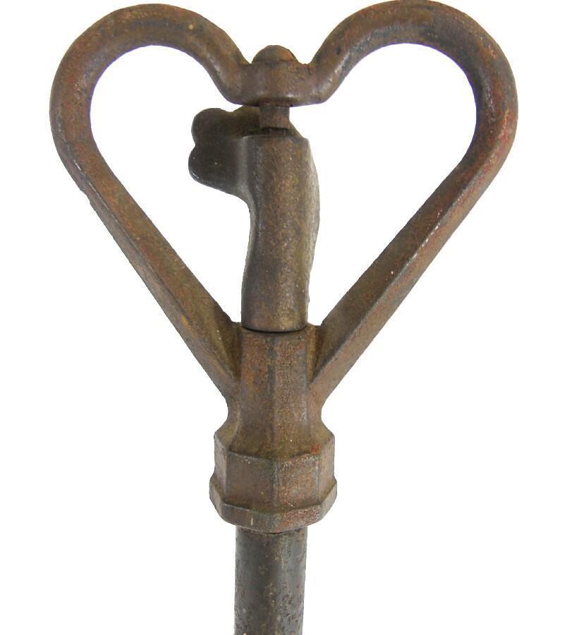 ANTIQUE CAST IRON HEART HANDLED WHIRLING-SPINNER ART DECOR LAWN SPRINKLER