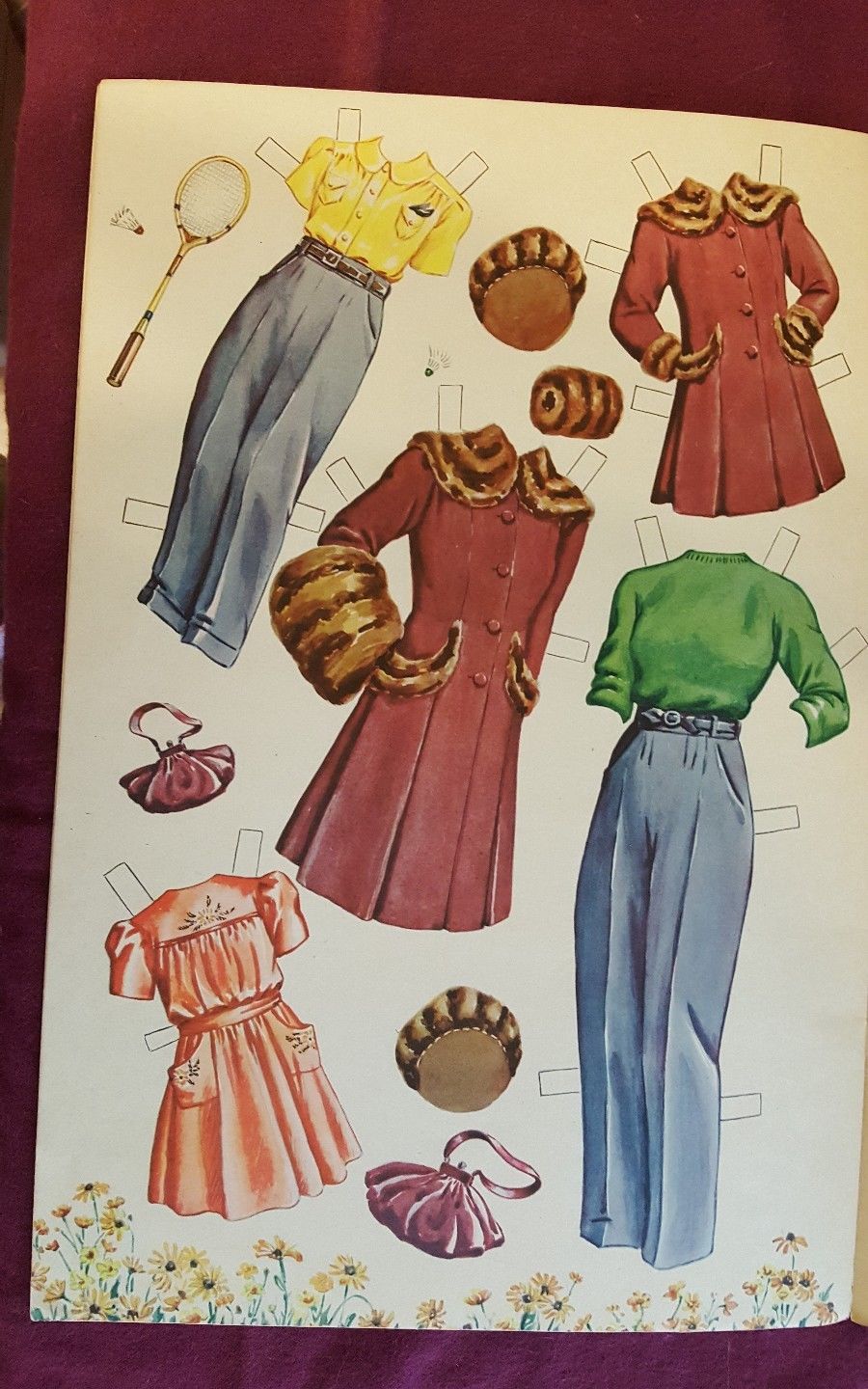 VINTAGE UNCUT 1943 JUST LIKE MOTHER PAPER DOLL BOOK