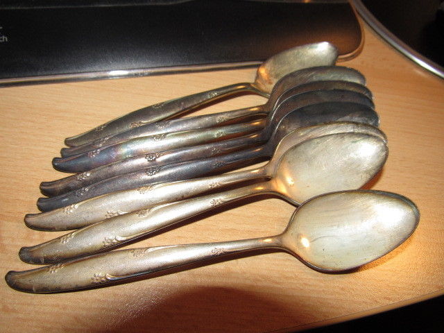 Vtg~ONEIDA COMMUNITY~SILVERPLATE~SILVER FLOWER~Flatware Set~Forks~Spoons~Knives