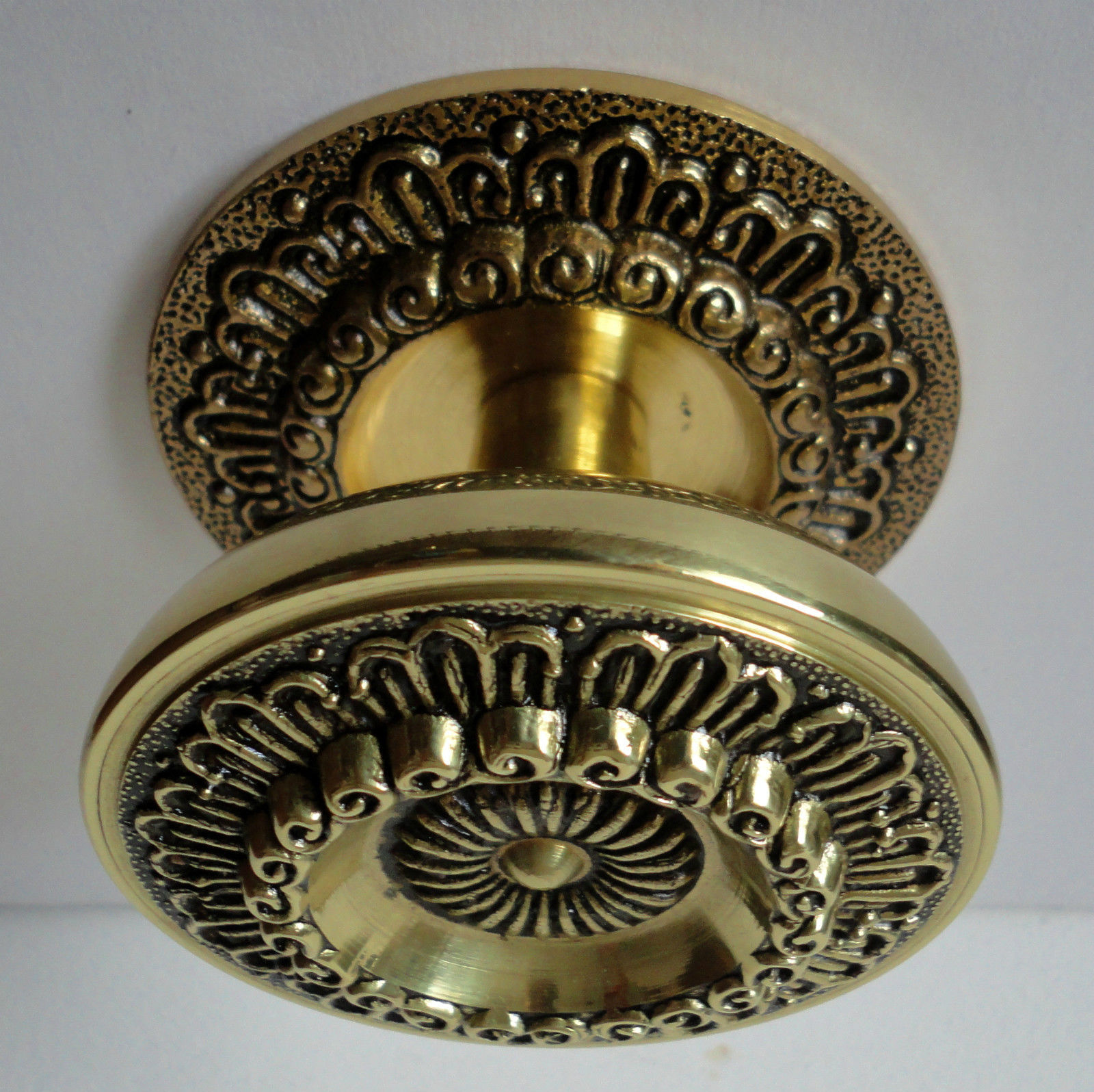 VINTAGE (ANTIQUE) CENTRE / FRONT DOOR KNOB / HANDLE 3" - 75 mm VICTORIAN STYLE