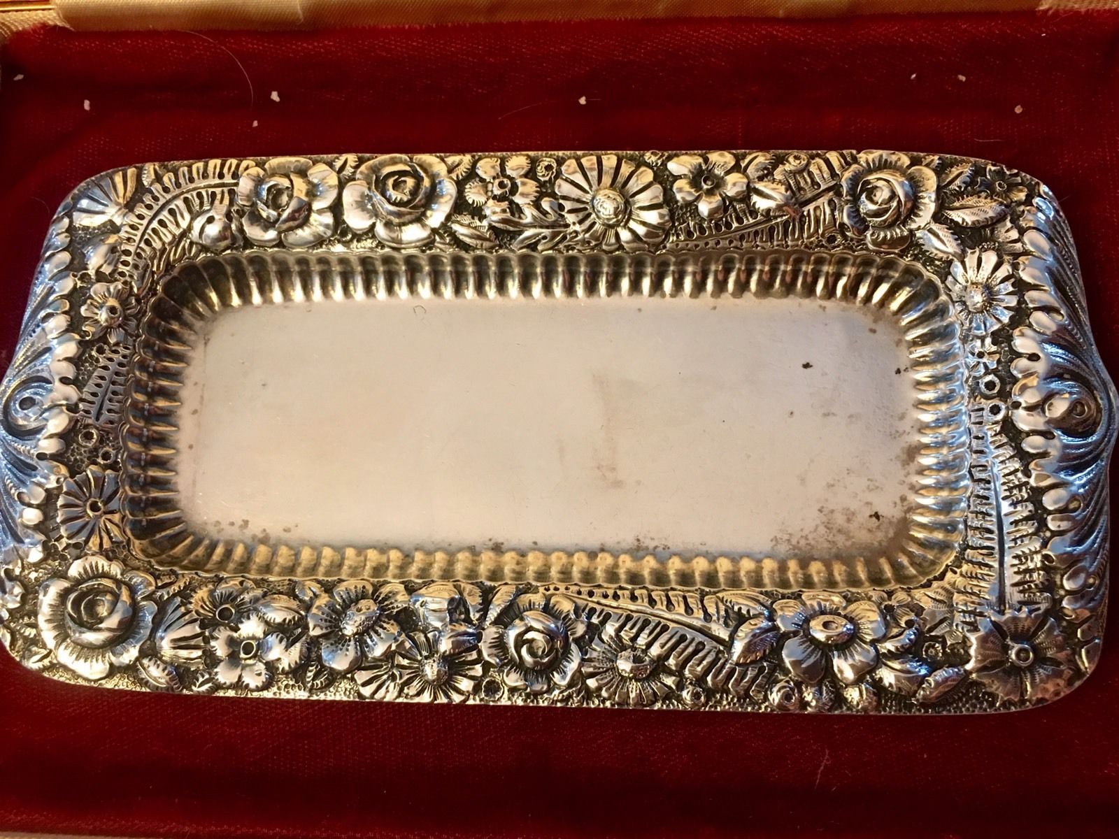 Tiffany & Co Antique REPOUSSE Sterling Silver FERN Trinket Vanity Pin Tray c1885