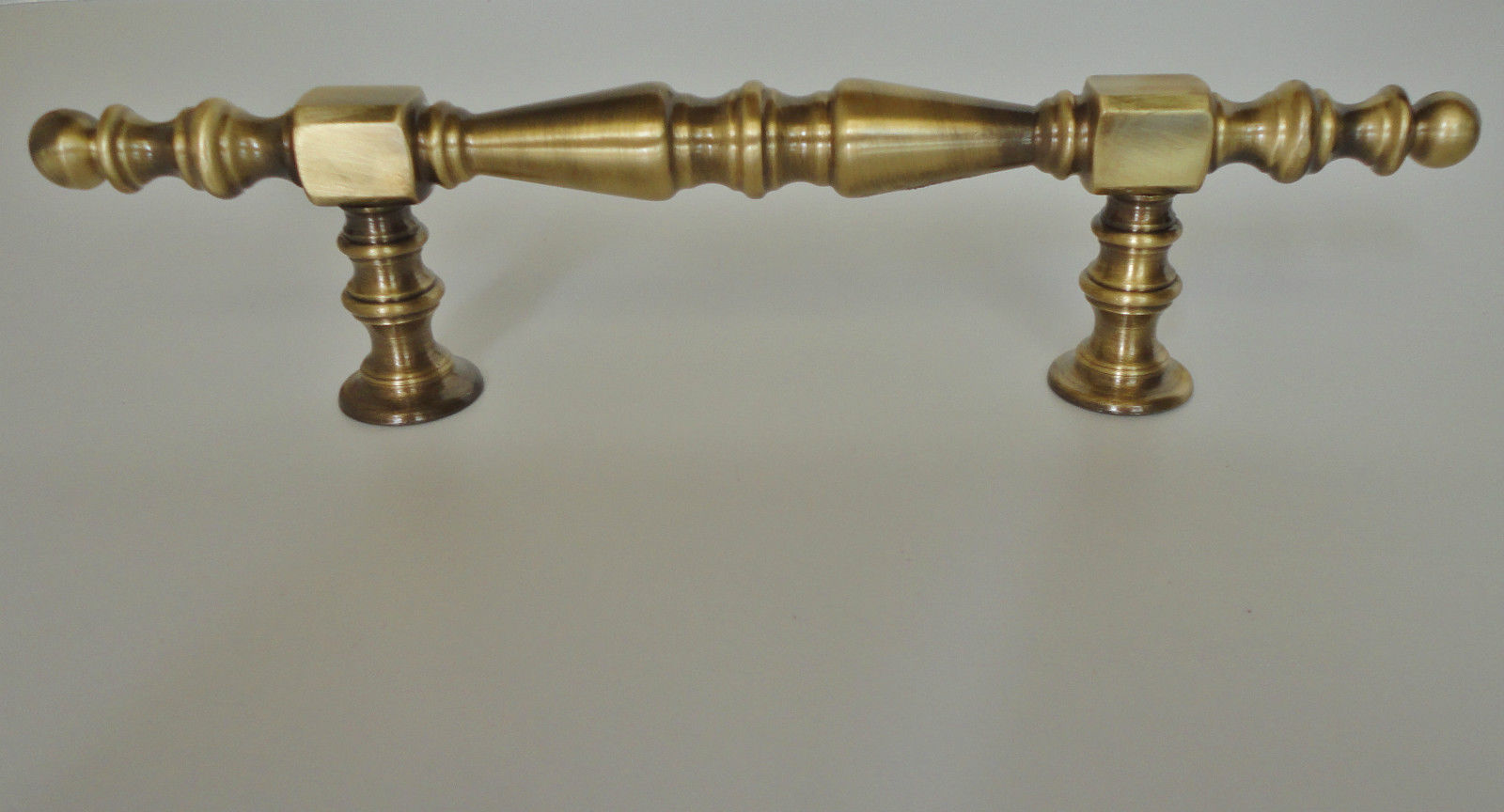 1 VINTAGE / Victorian style BRASS Front CENTRE  DOOR PULL / HANDLE Knob - 22 cm