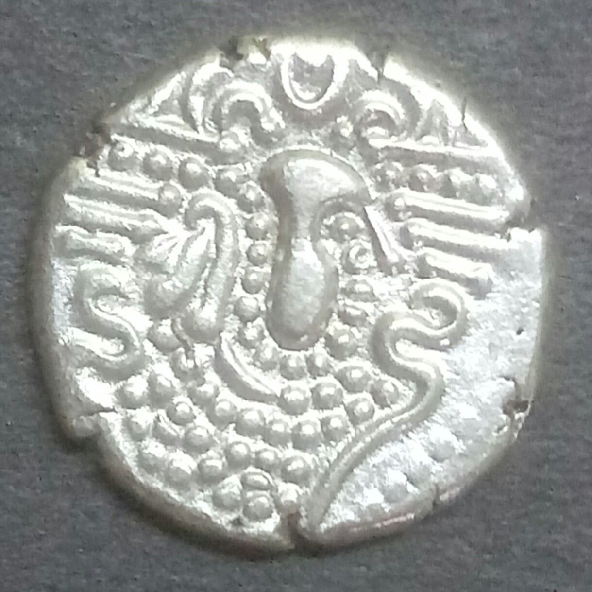 INDO SASSANIYAN-SILVER-ANCIENT-3/4 CENTURY-KING POTRAIT-VERY RARE-WT:-4.090 GM