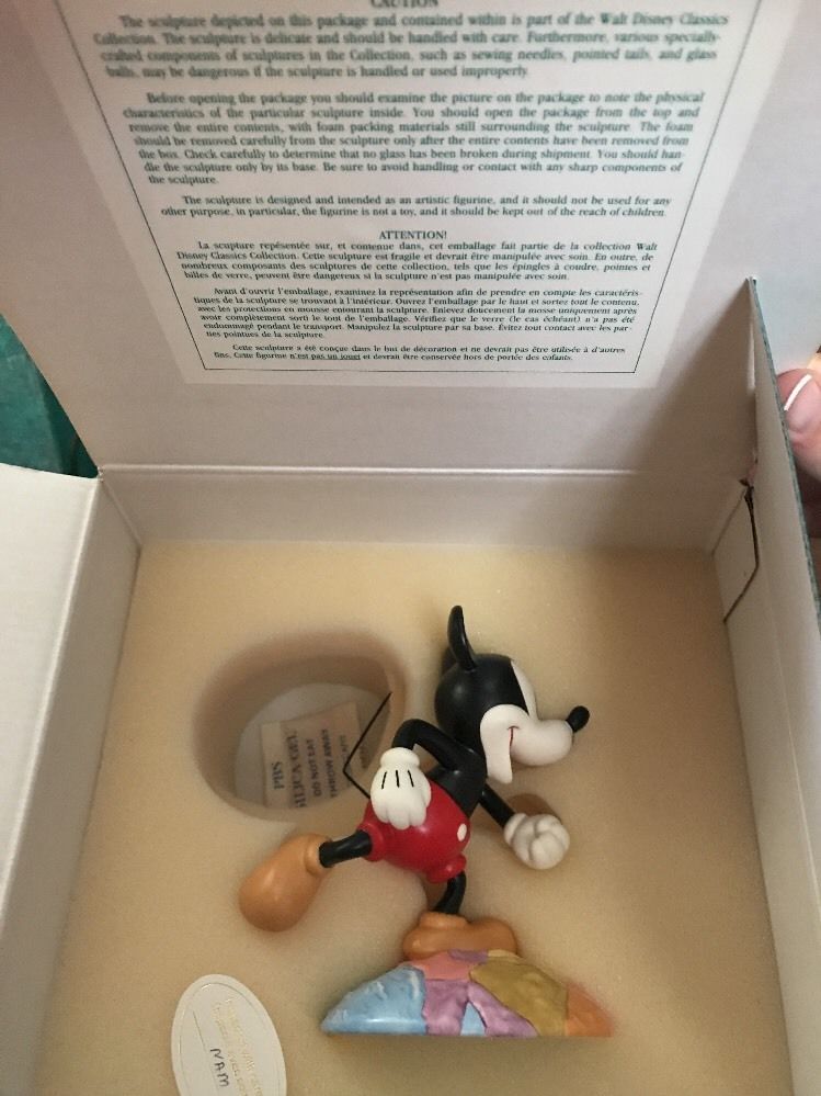 WDCC DISNEY CLASSICS MICKEY MOUSE ON TOP OF THE WORLD THRU THE MIRROR RETIRED 00