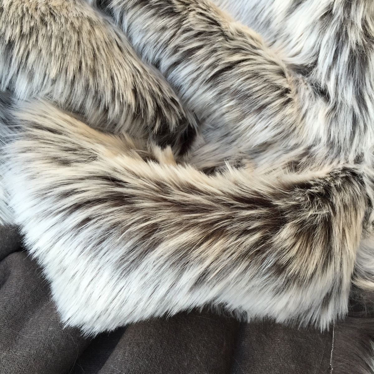 ' Blizzard ' - dark backing with frosted tip - faux fur fabric - furaddiction