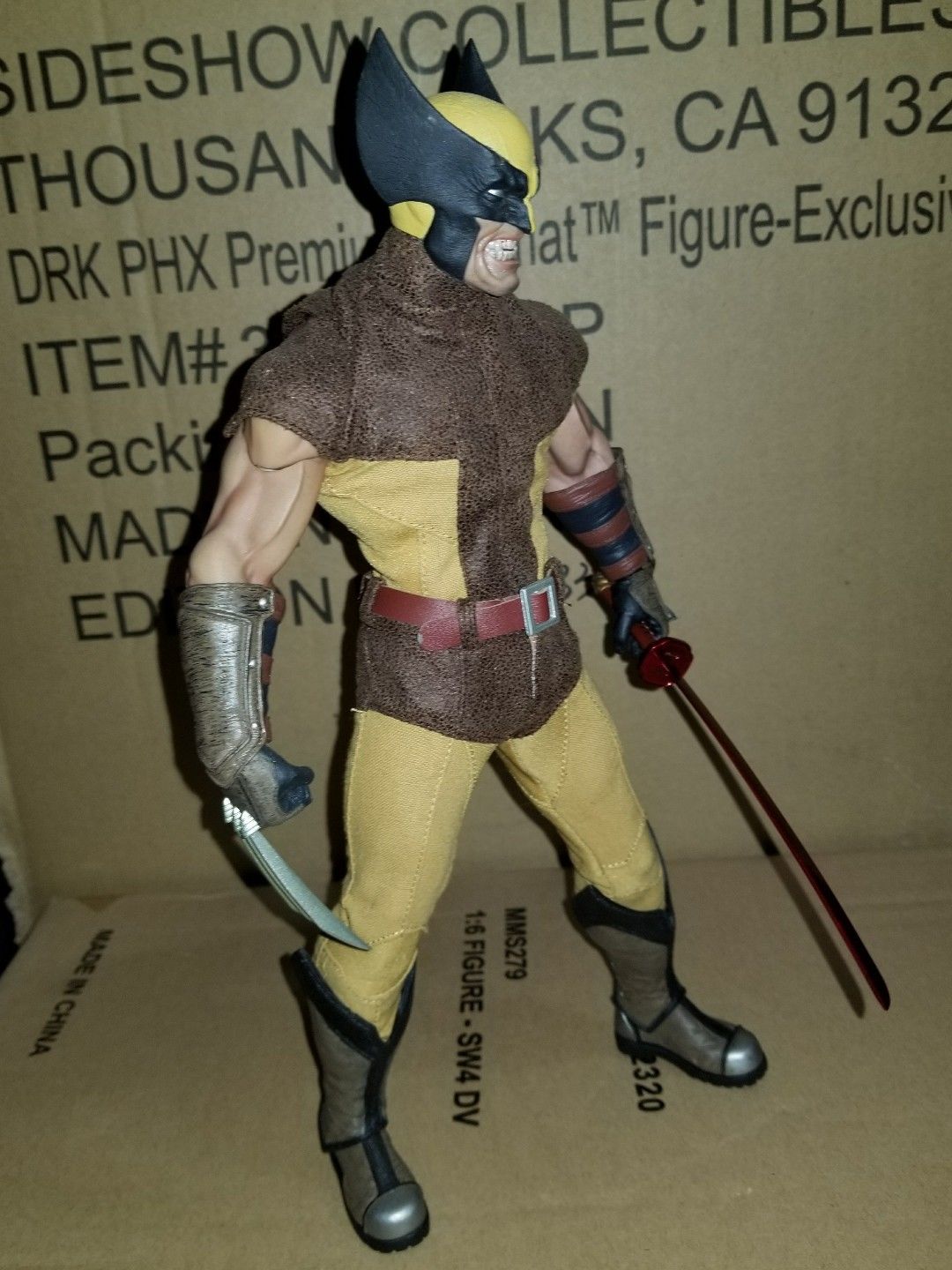 Wolverine 1/6 Scale Figure Sideshow Collectibles EXCLUSIVE / X-Men not Hot Toys