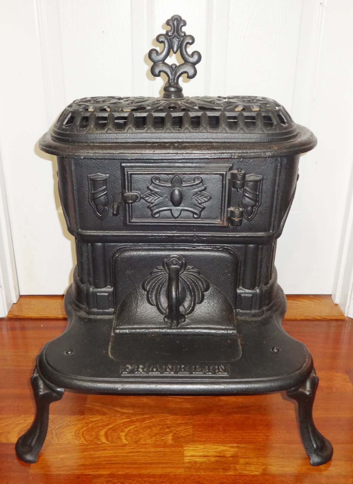 Vintage ANTIQUE Franklin Cast Iron Stove Fireplace