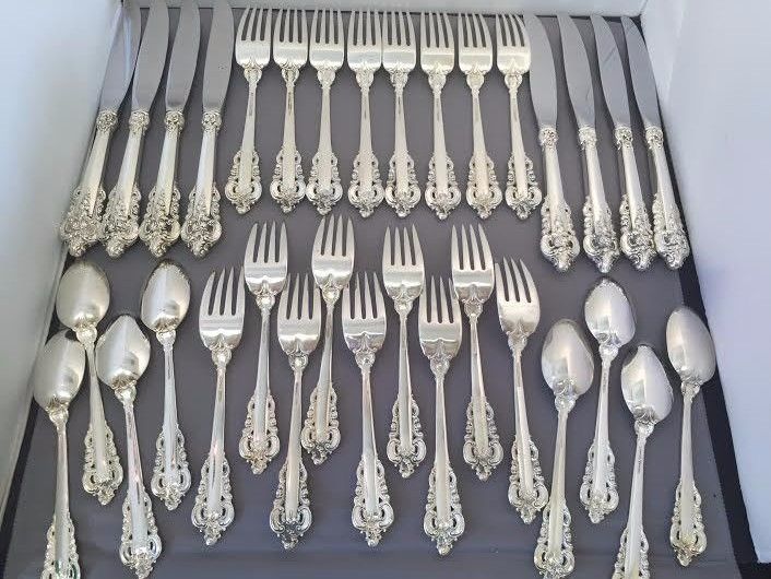 32 Piece Set in Grande Baroque by Wallace, 1941 Sterling Silver