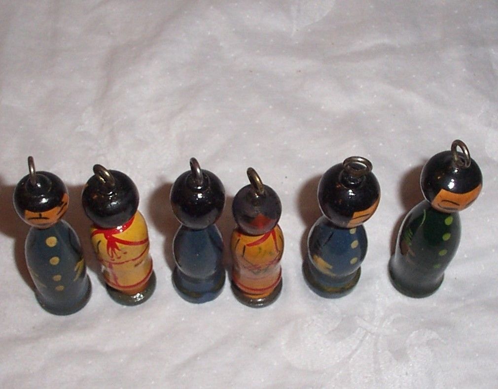 Vintage Wood Oriental People Figures, Collectible  Christmas Ornaments