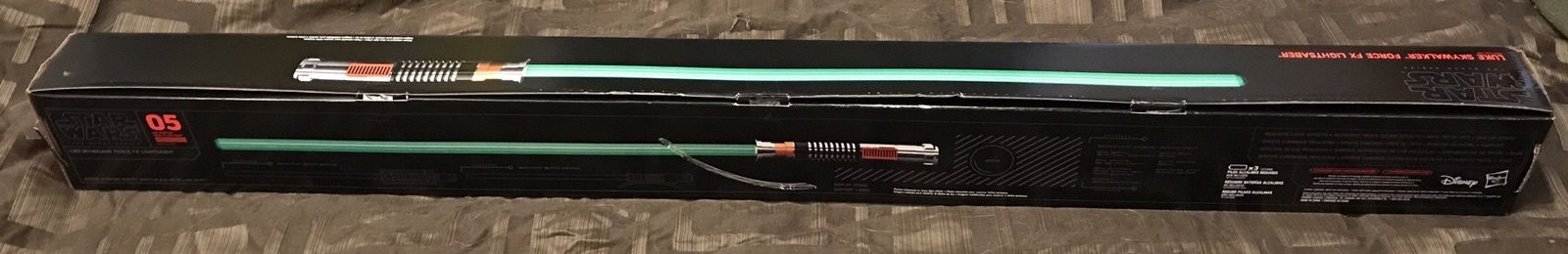 New Star Wars Luke Skywalker ROTJ LightSaber Green Black Series unopened box