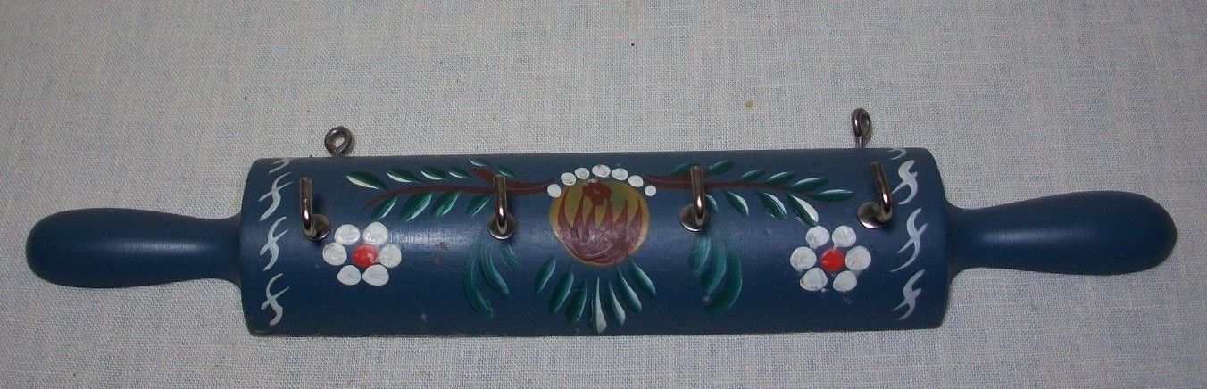 VINTAGE NORWEGIAN ROSEMALING NORGE DESIGN WOOD KEY HOLDER NORWAY