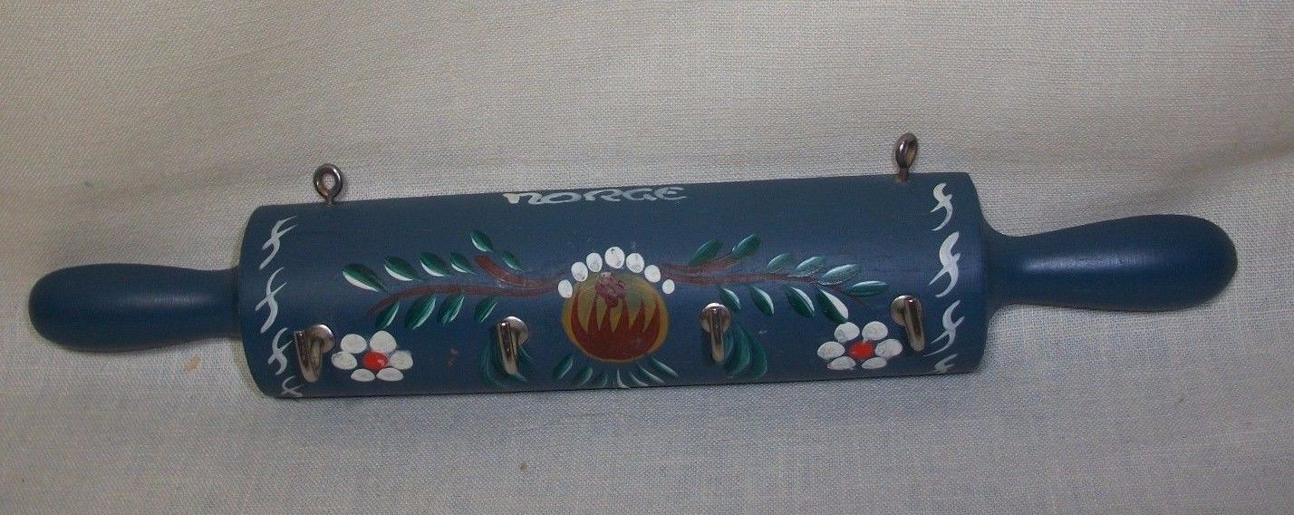 VINTAGE NORWEGIAN ROSEMALING NORGE DESIGN WOOD KEY HOLDER NORWAY