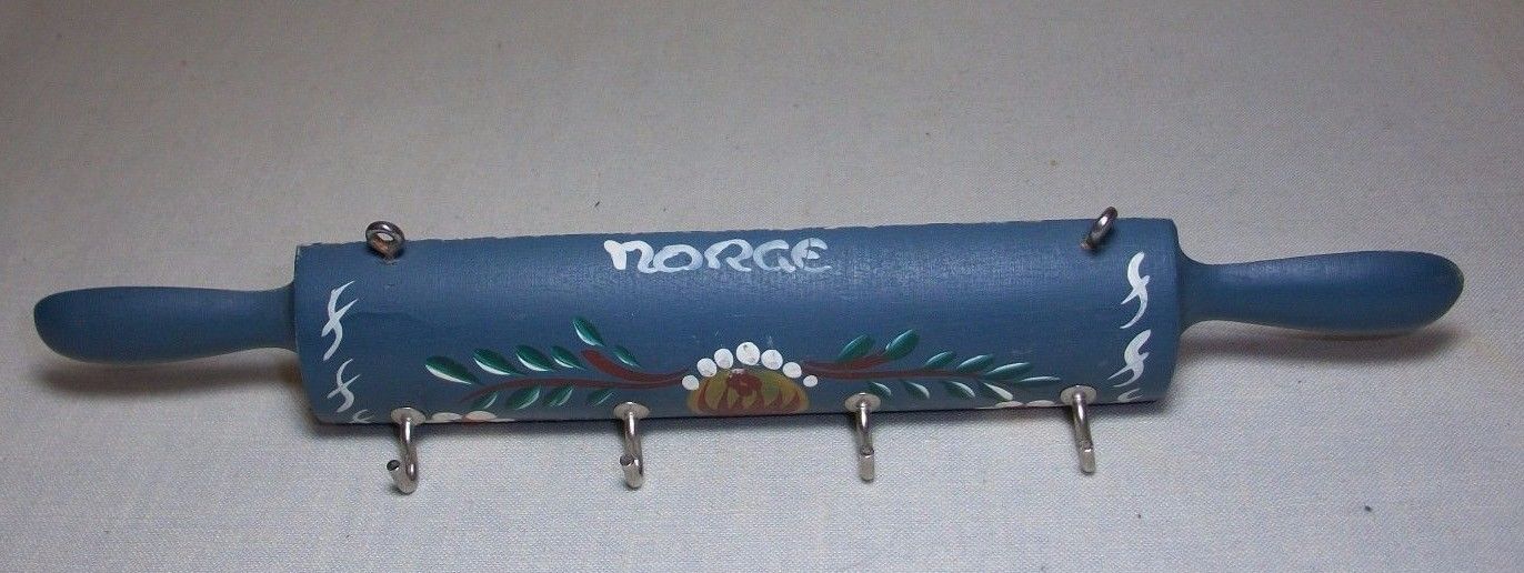 VINTAGE NORWEGIAN ROSEMALING NORGE DESIGN WOOD KEY HOLDER NORWAY