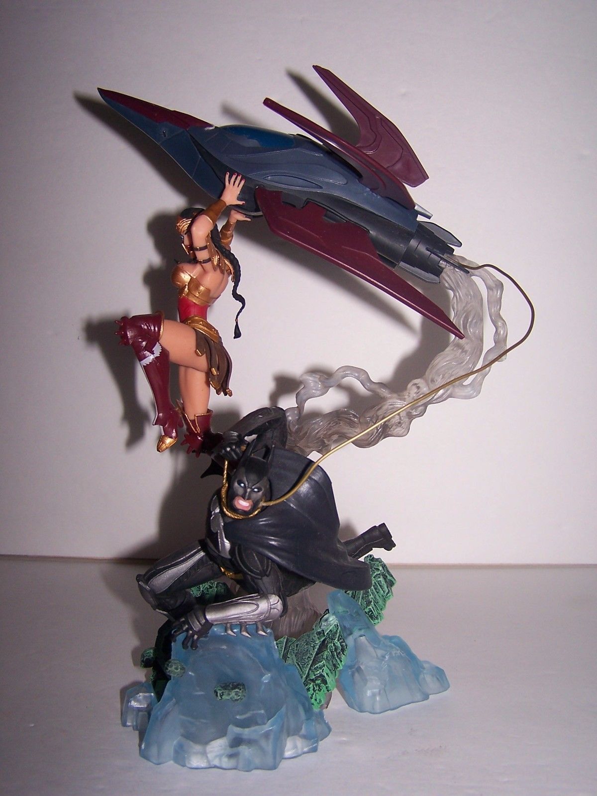 INJUSTICE: GODS AMONG US BATMAN VS. WONDER WOMAN STATUE Approx. 12" tall