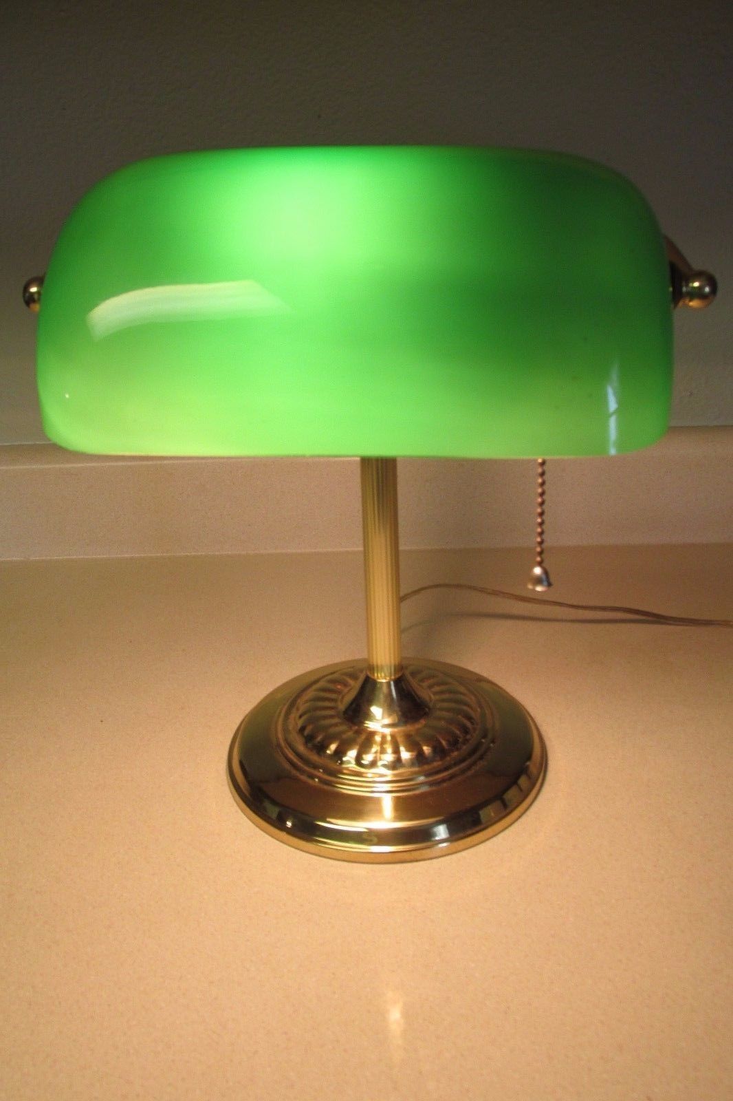 VINTAGE UNDERWRITERS LABORATORIES PORTABLE DESK BANKER'S LAMP GREEN SHADE!