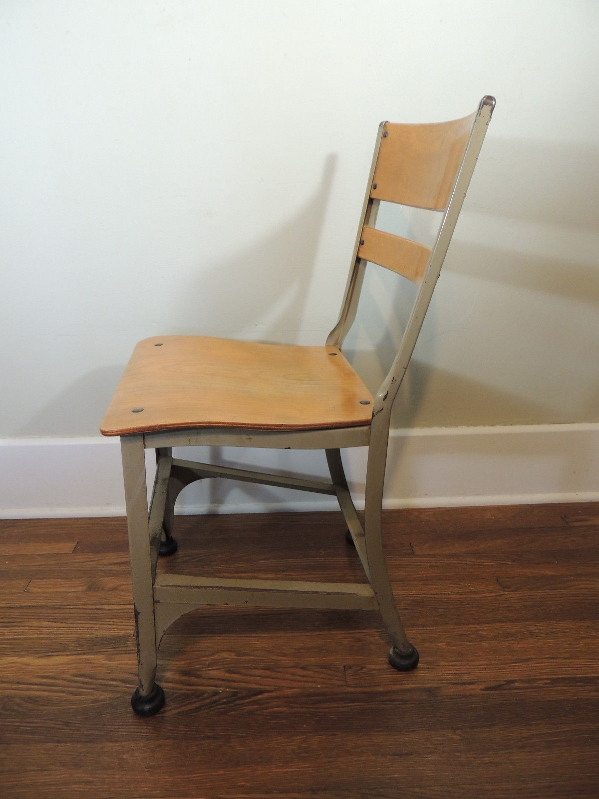 Vintage Toledo Metal Furniture Company Chair      (A)