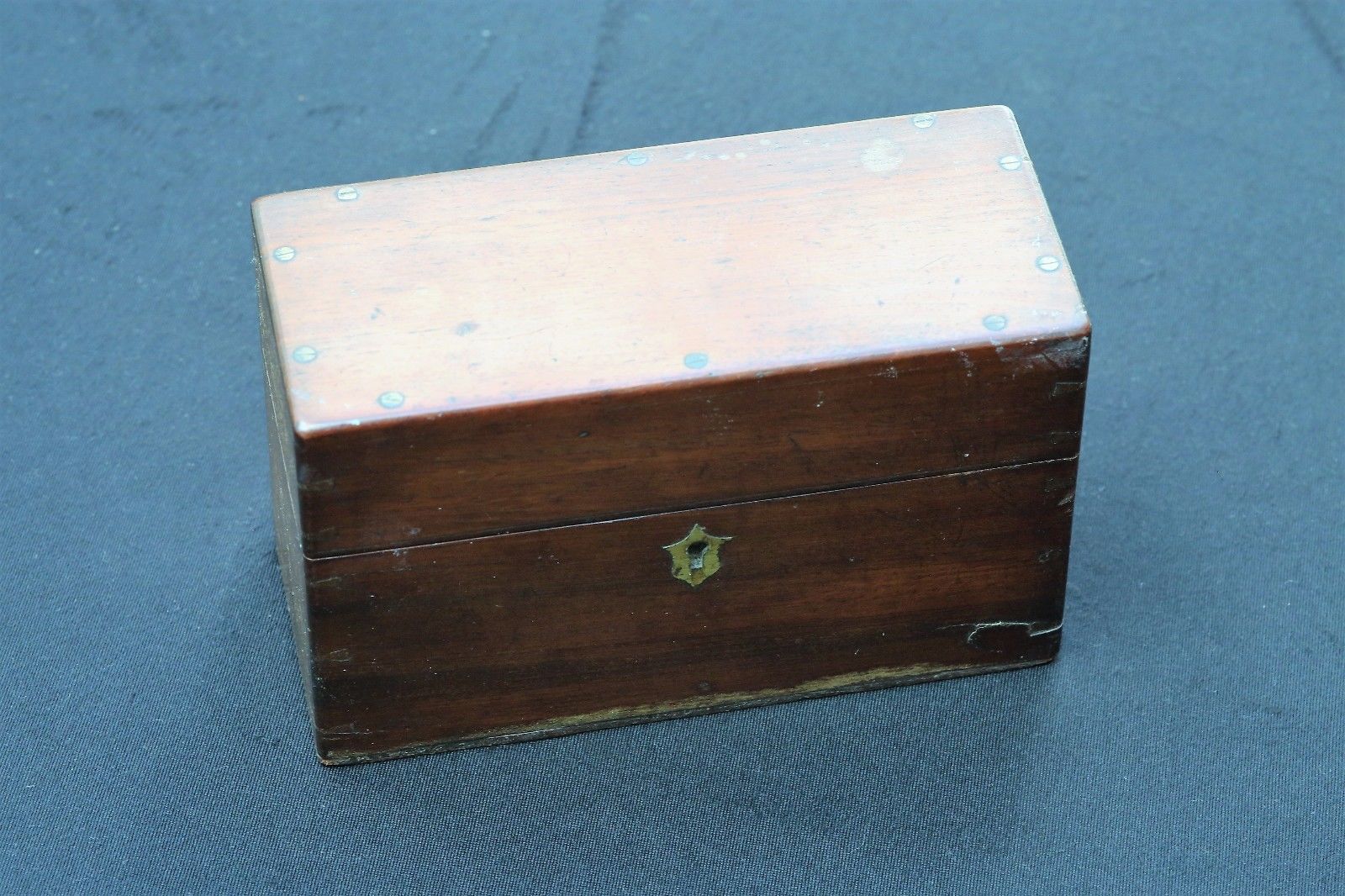 ANTIQUE MAHOGANY APOTHECARY BOX. LATE 19th CENTURY.