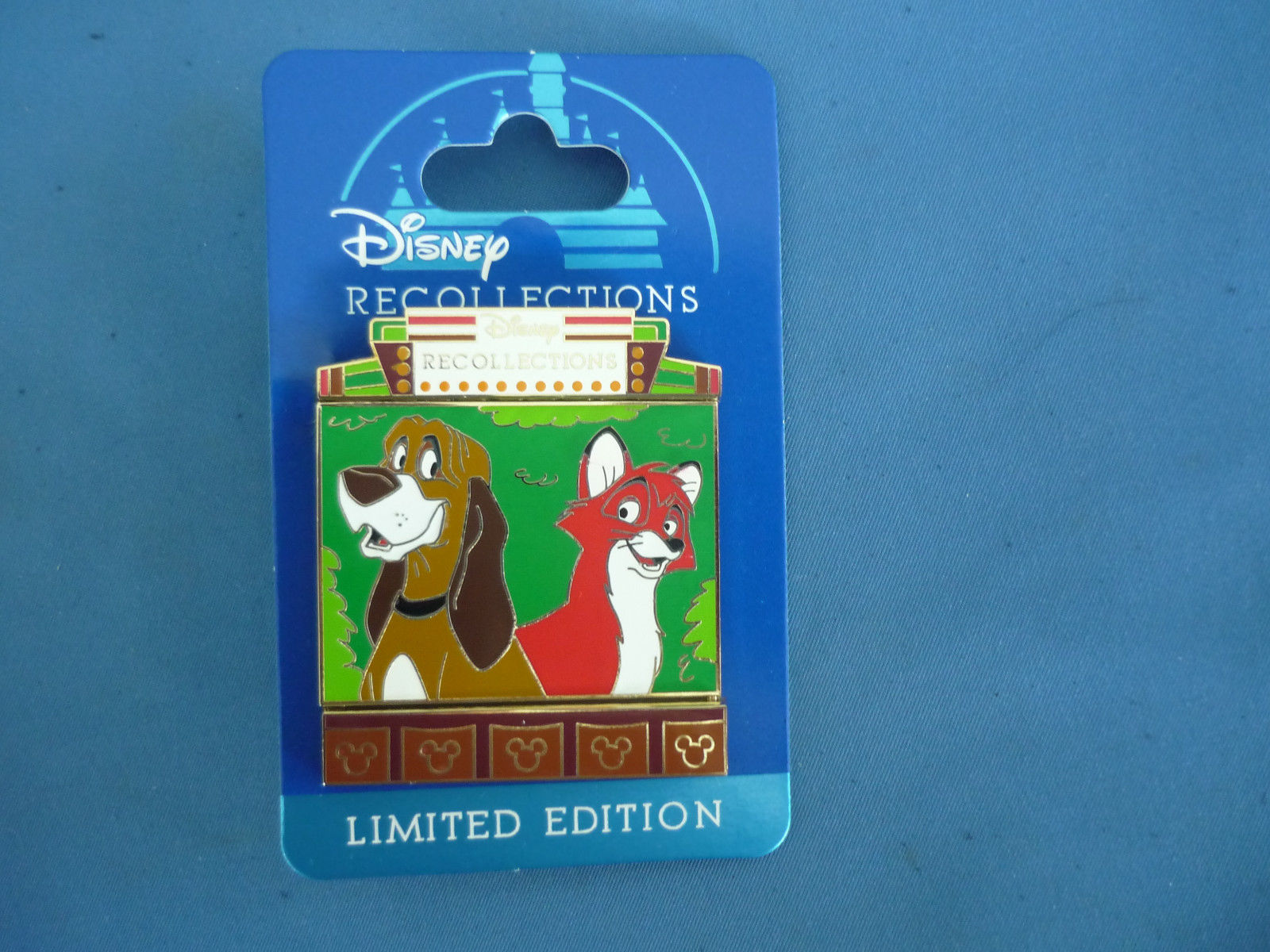 FOX & HOUND   Disney Pin 2017 RECOLLECTIONS Series  Limited Edition New Card