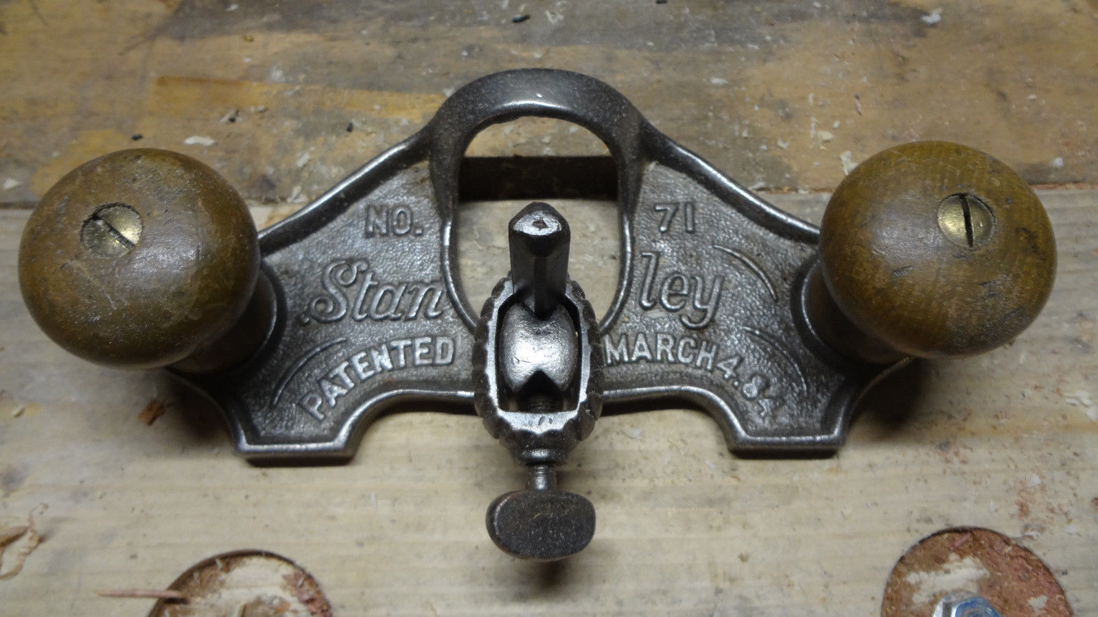 OLD TOOL. EARLY STANLEY NO. 71 HAND ROUTER WITH 1/2" WIDE CUTTER BLADE