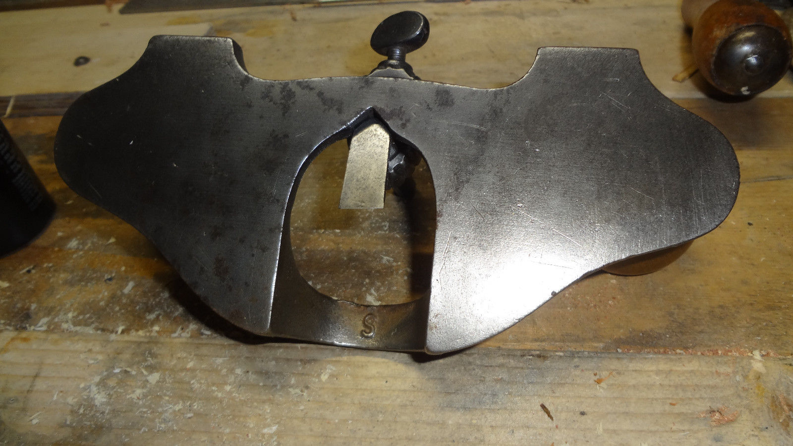 OLD TOOL. EARLY STANLEY NO. 71 HAND ROUTER WITH 1/2" WIDE CUTTER BLADE